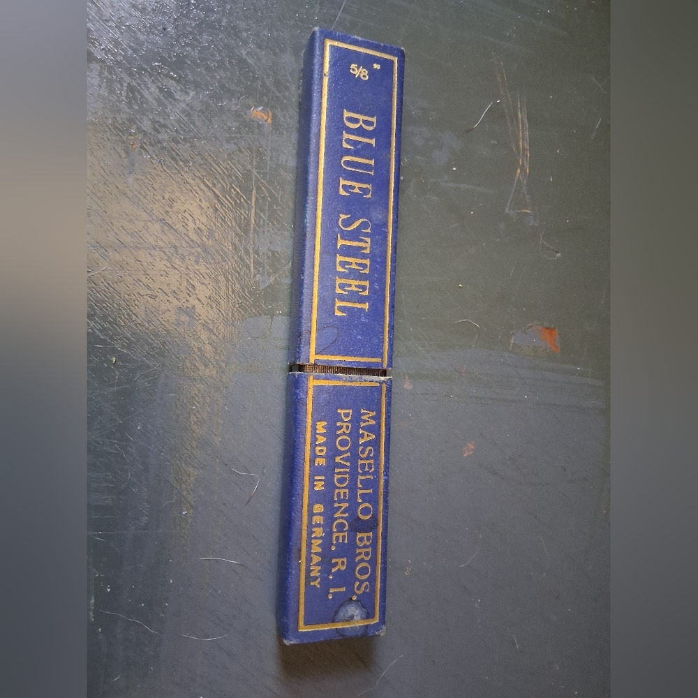 Blue Steel Straight Razor - Cream Handle - Picture 5 of 5